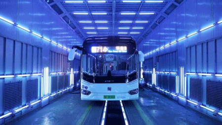 Luz ultravioleta germicida en vagones de metro y buses