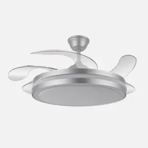 Ventilador de techo LED Esparta Maxi acabado níquel de 80W con sus 5 aspas transparentes desplegadas sobre fondo blanco.